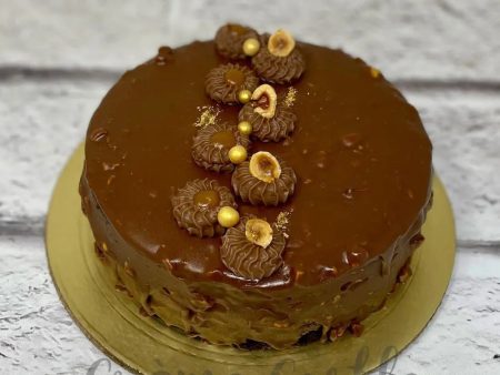 Crackling Hazelnut Crunch Cake Online now