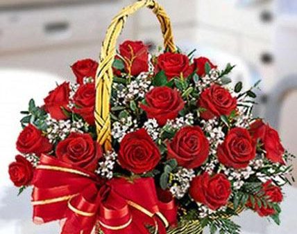 Red Roses Arrangement - VD Online now